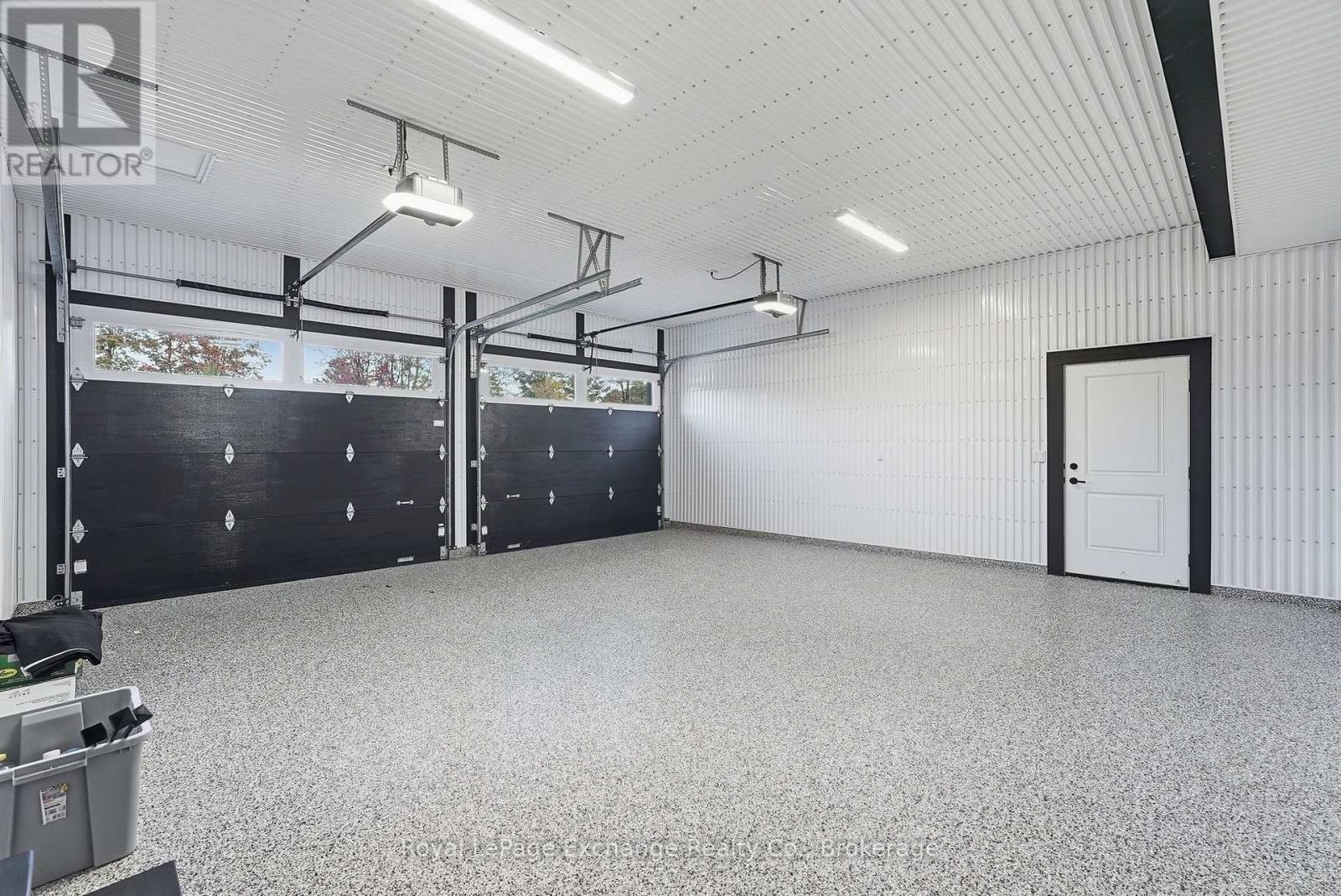 104 BUTTERNUT COURT - 36