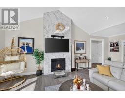 34 Edgewater Lane thumbnail 11