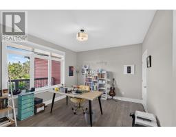 34 Edgewater Lane thumbnail 20