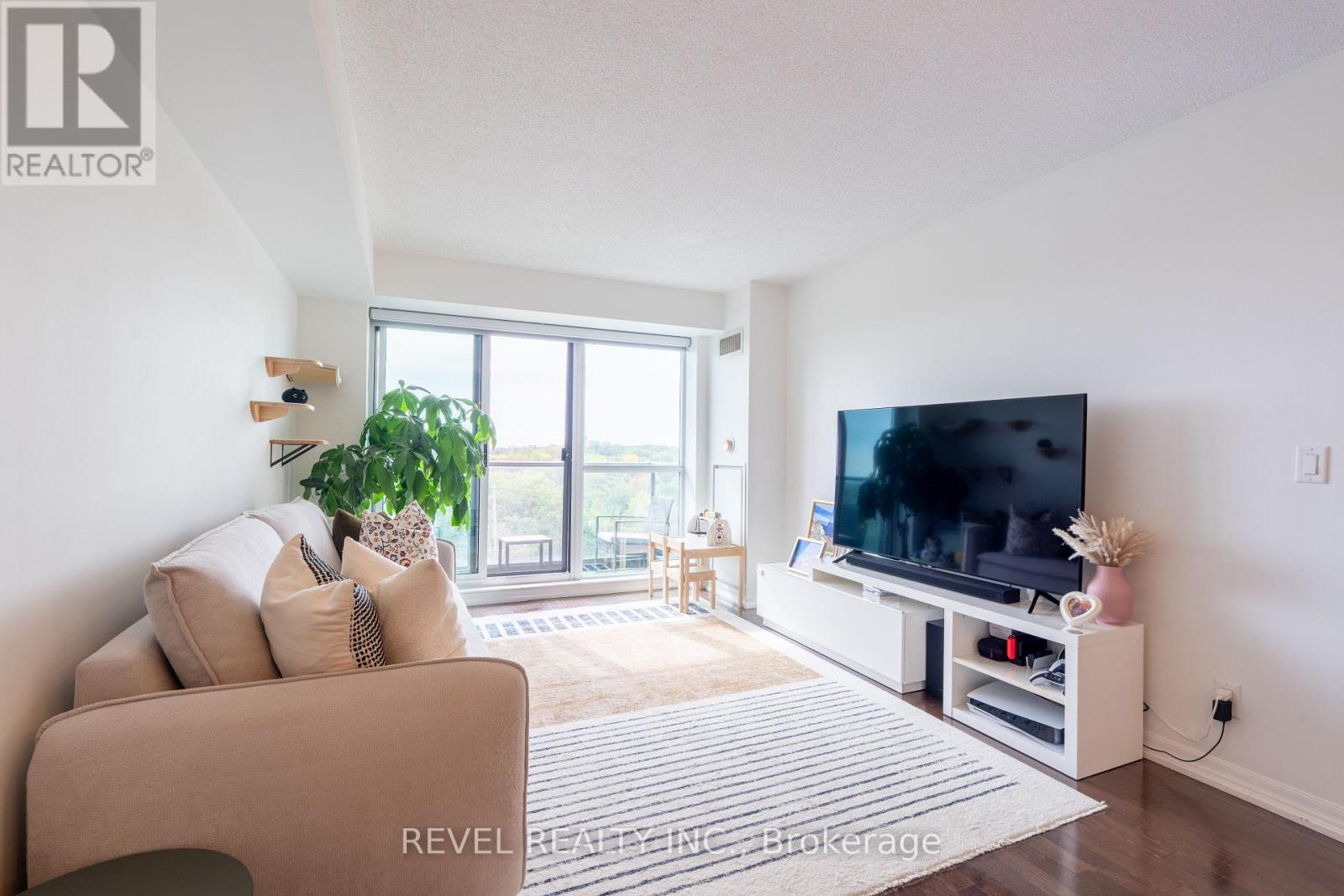 603- 1403 Royal York Road, Toronto, ON photo 3
