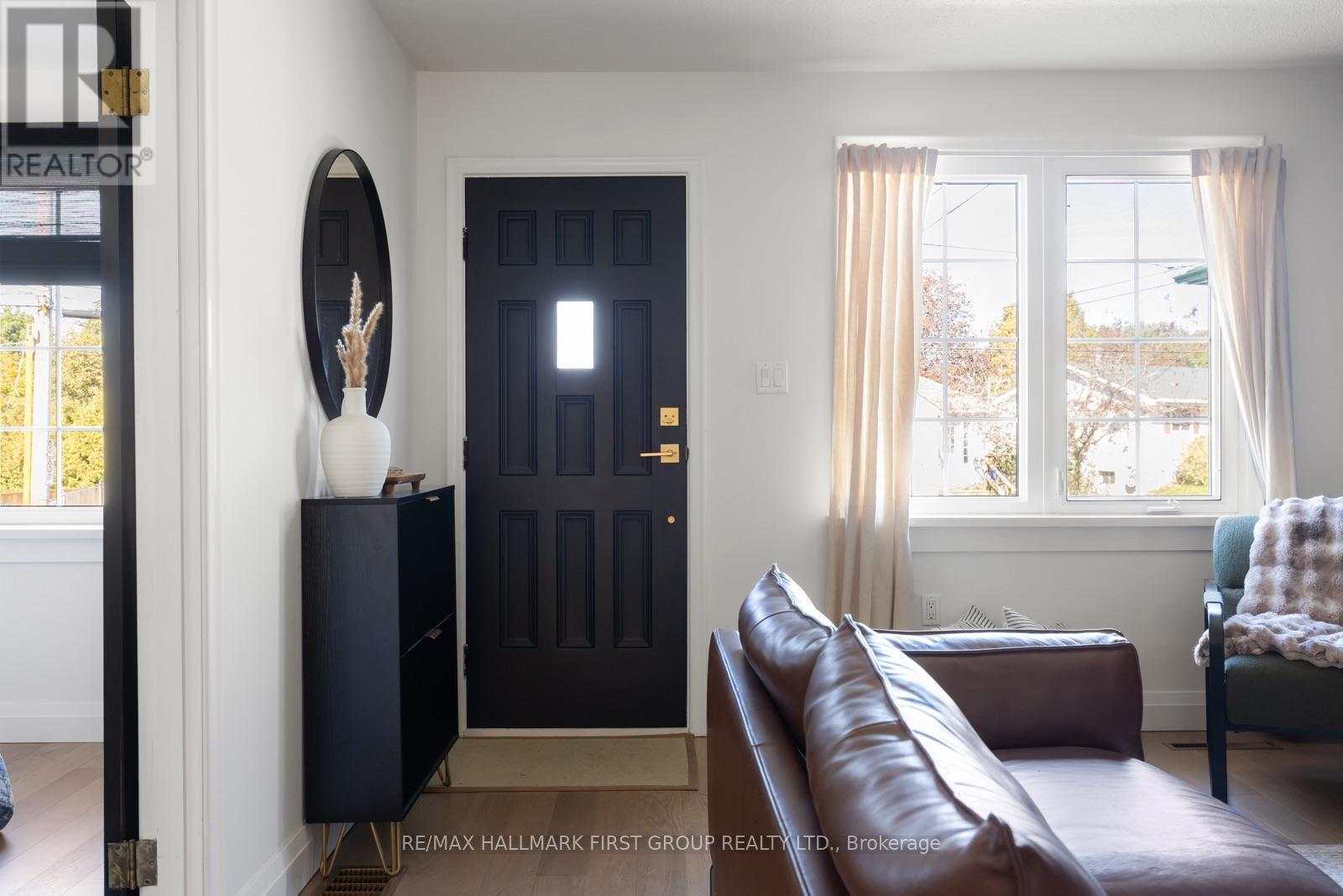 31 Harcourt Street, Port Hope, ON photo 2