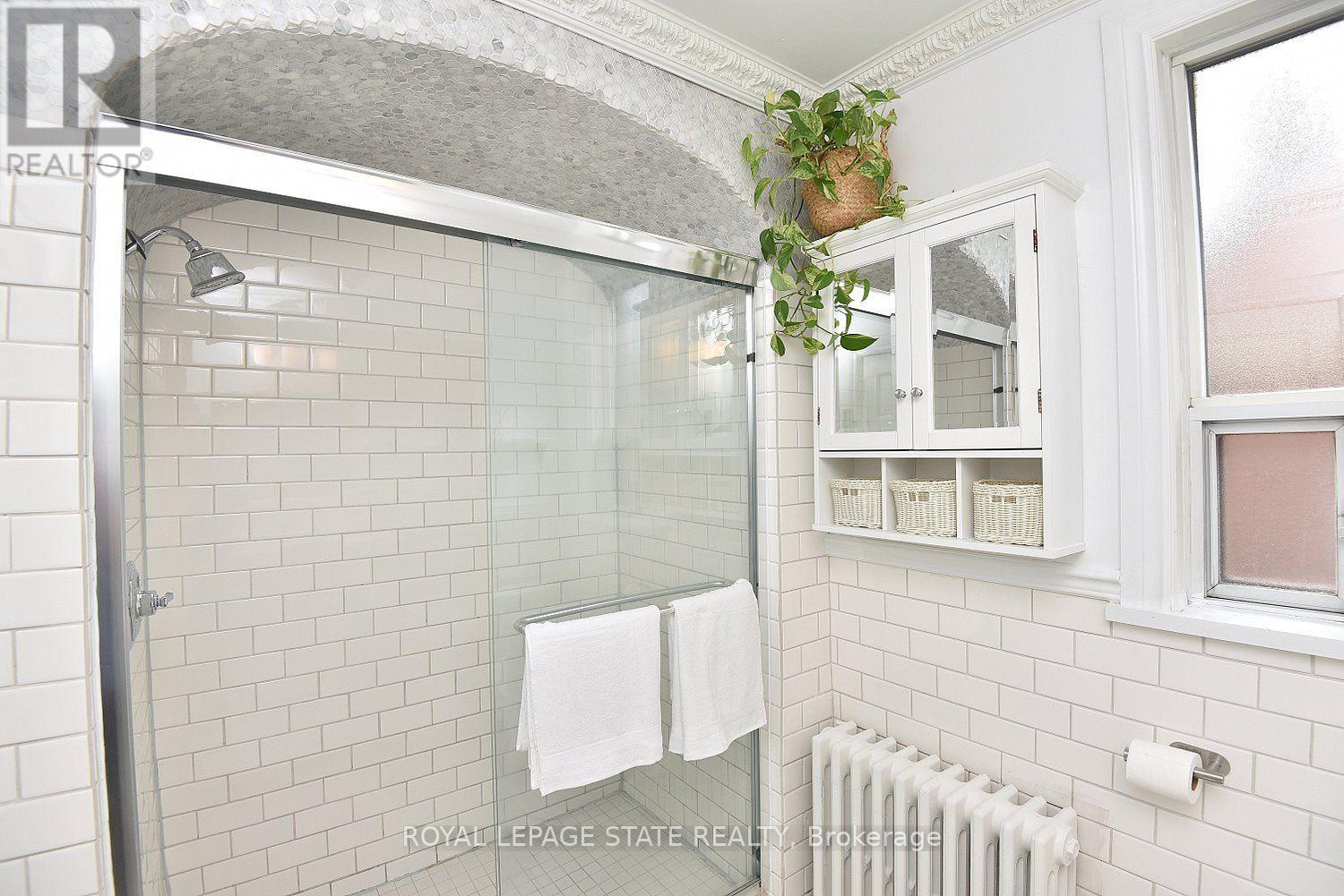 70 KENSINGTON AVENUE N - Image 34