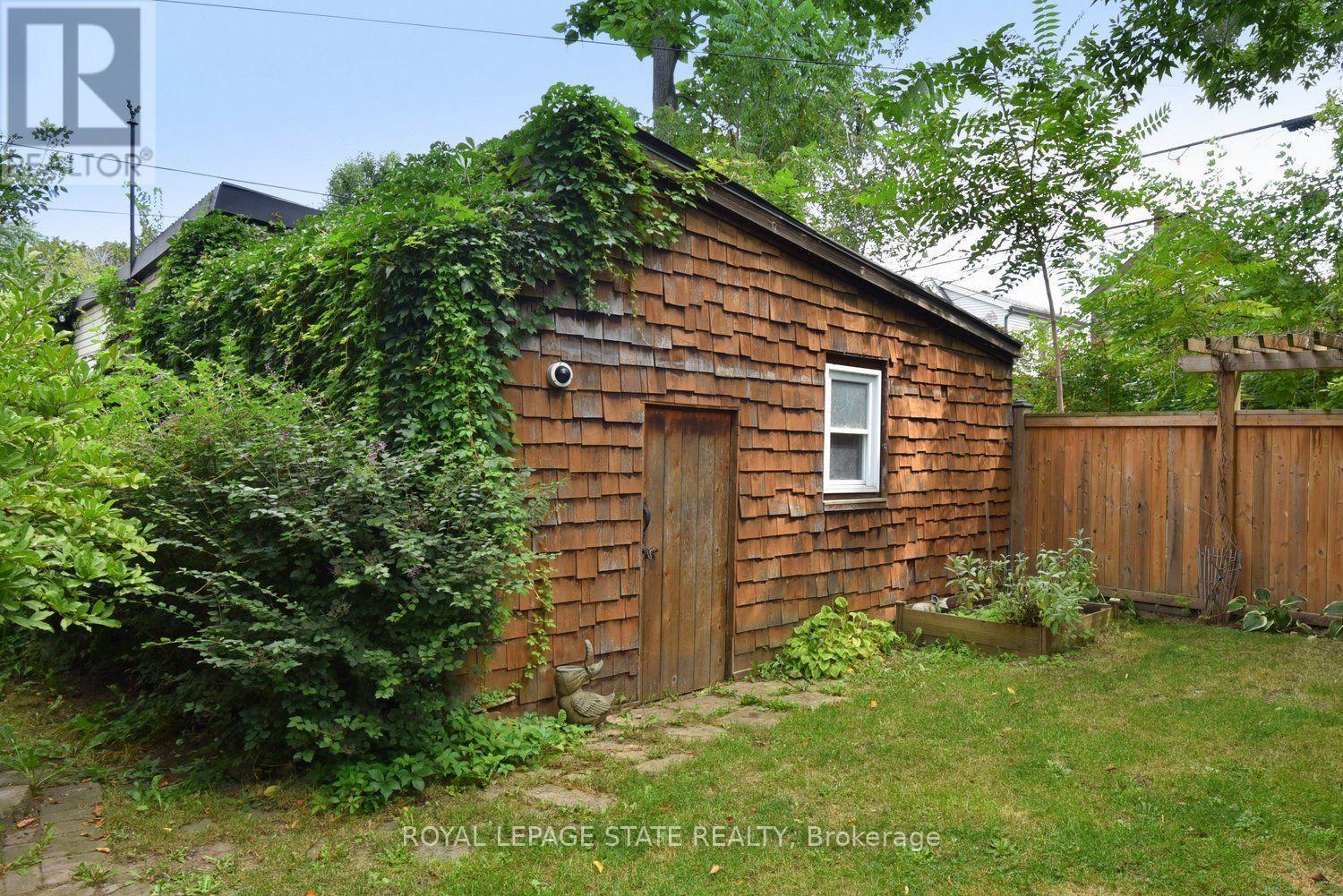 70 KENSINGTON AVENUE N - Image 43