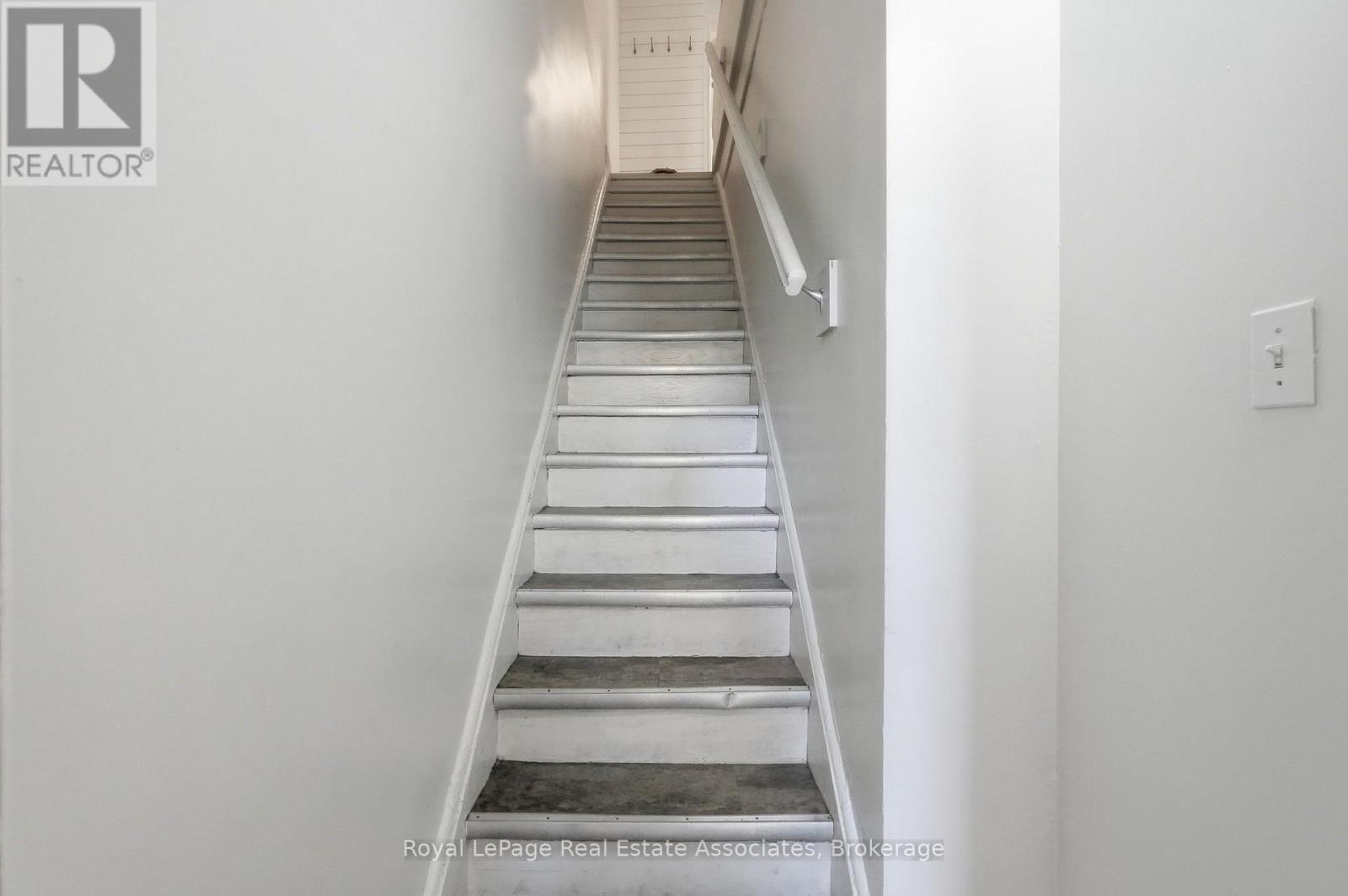 51 WELLINGTON STREET N - 23