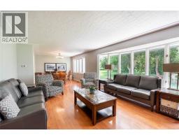 Living room/Dining room - 268 Margaret Avenue, Wallaceburg, ON N8A2A5 Photo 11