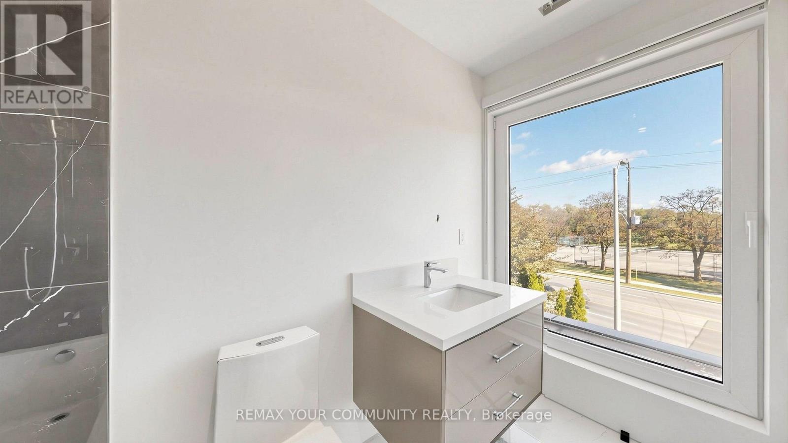 2970B BAYVIEW AVENUE - Image 33