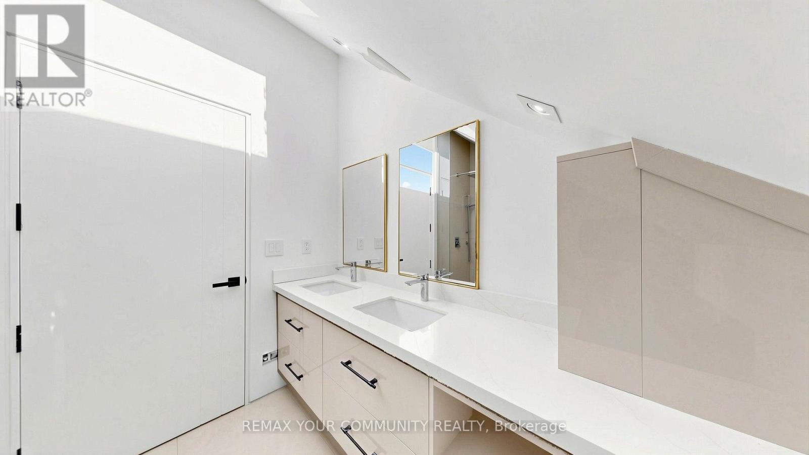 2970B BAYVIEW AVENUE - Image 26
