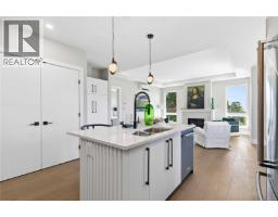 306 990 Doumac Ave, Saanich, BC V8Y1M4 Photo 14