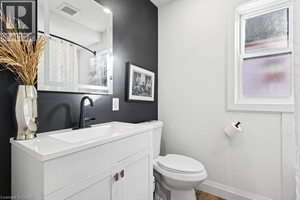 202 Huxley Avenue South — photo 24