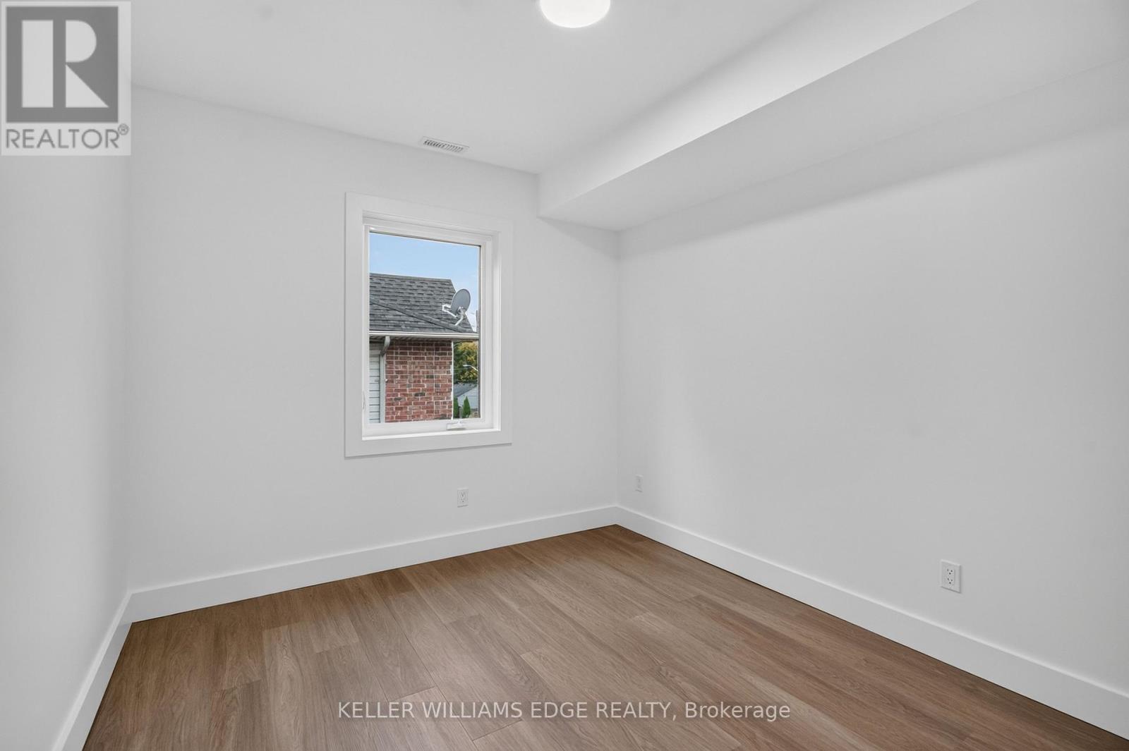 332 King Street West — photo 18