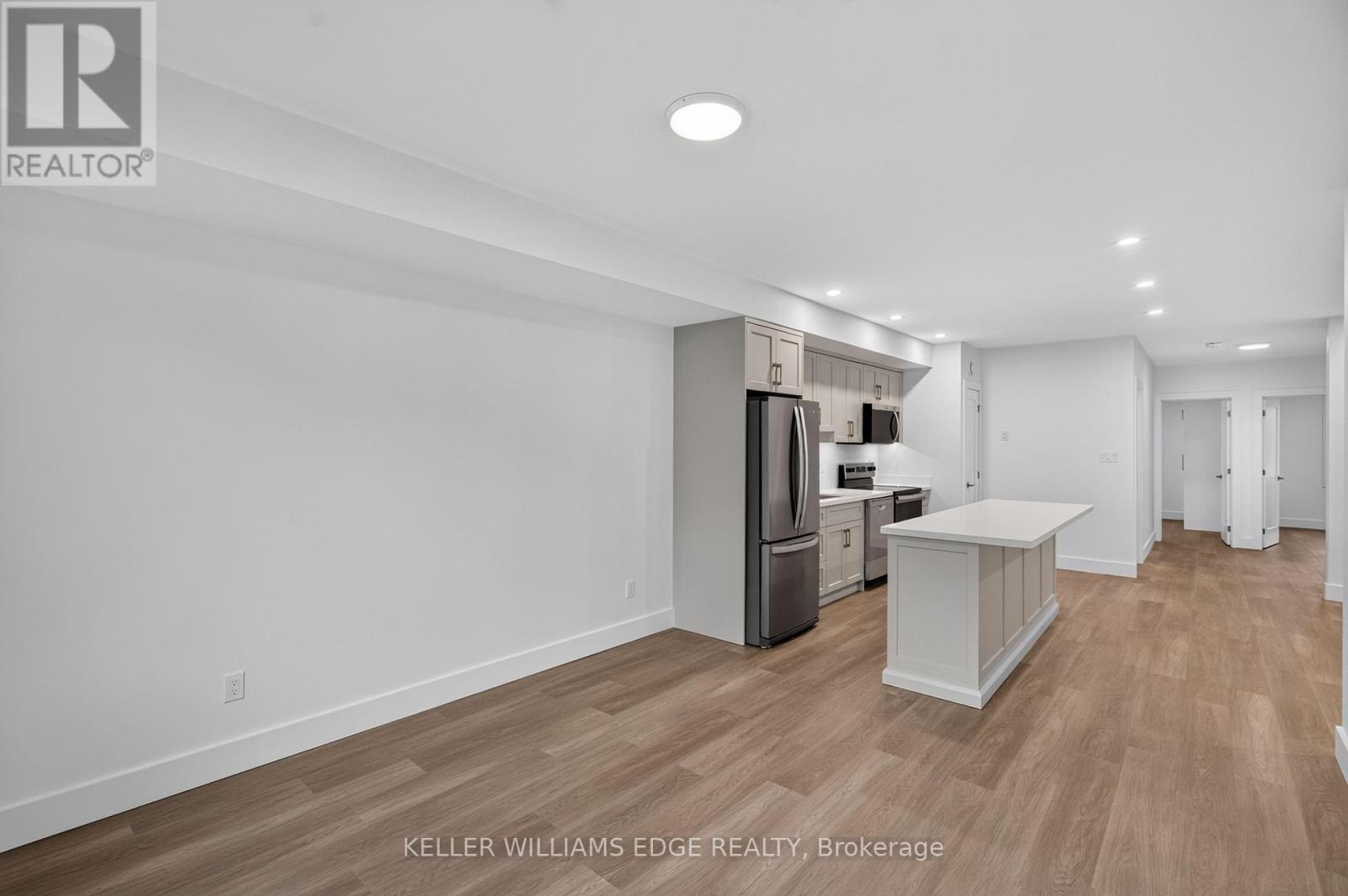 332 King Street West — photo 19