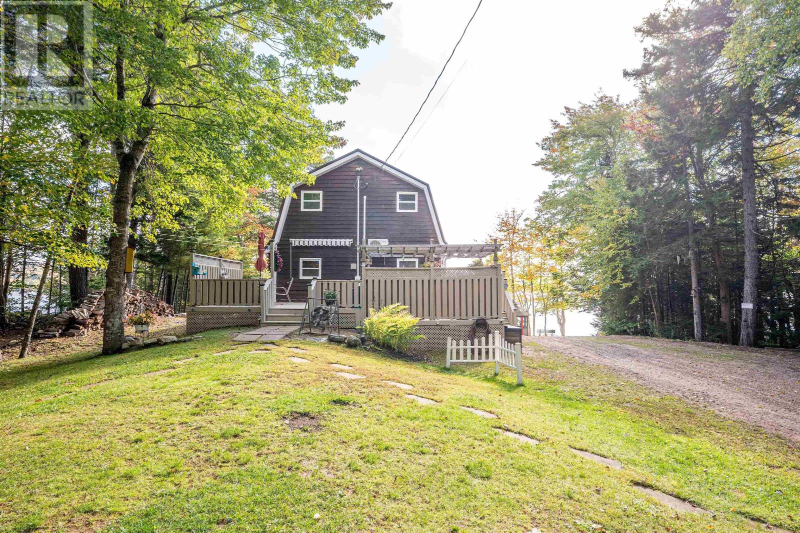 450 Lakeside Drive - Image 6