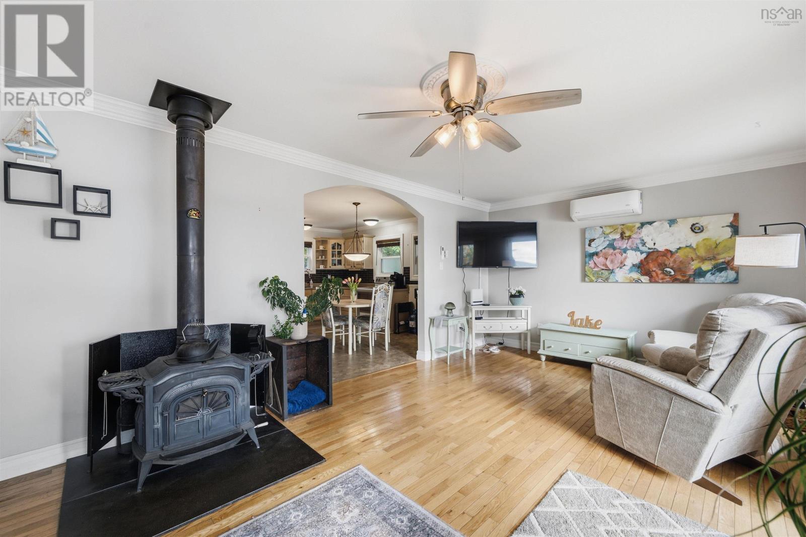 450 Lakeside Drive - Image 15