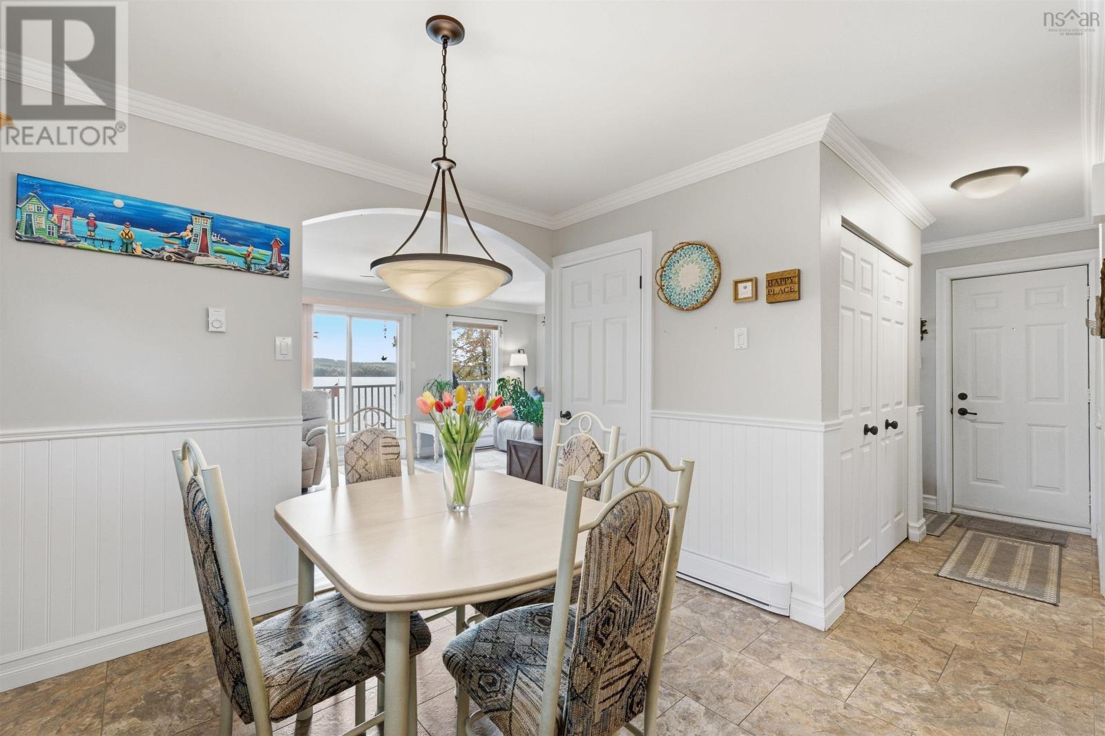 450 Lakeside Drive - Image 8