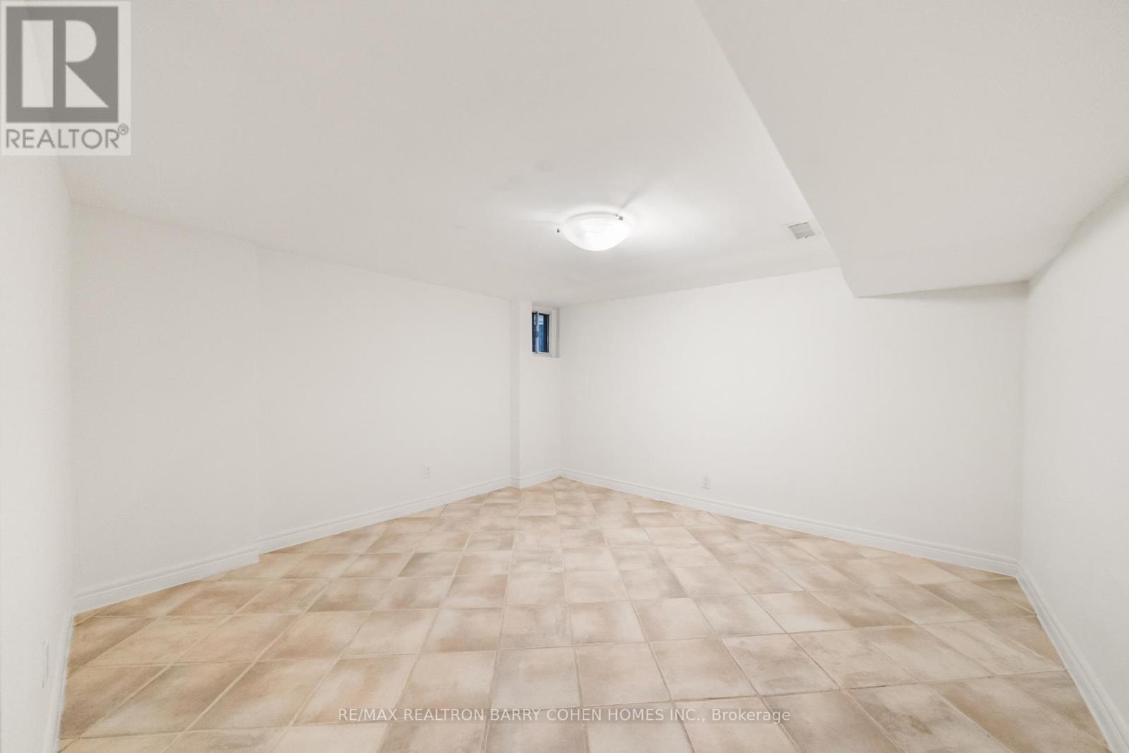 6 Nina Street — photo 30