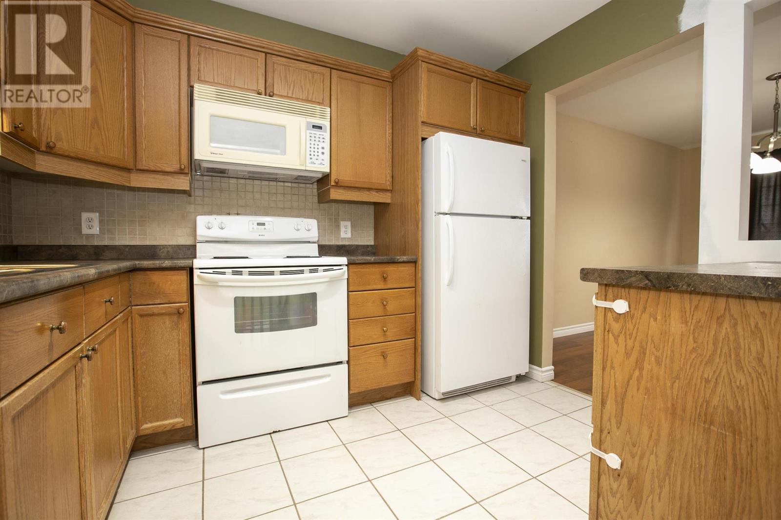 28 Assunta DR - Image 21