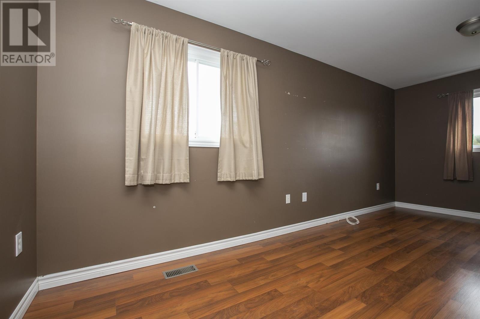 28 Assunta DR - Image 26