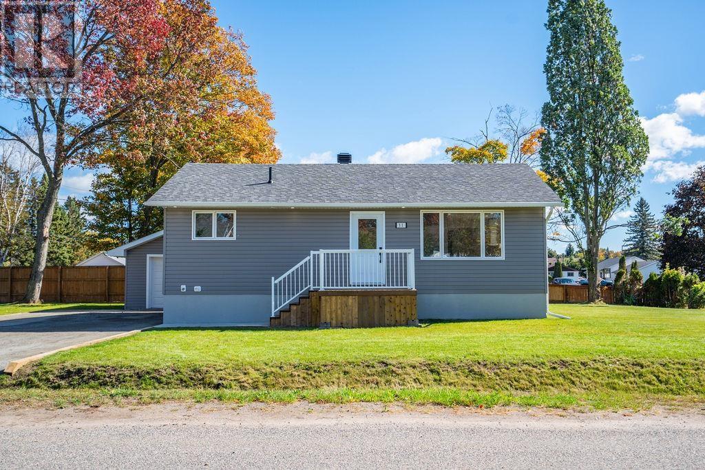 11 Glenwood AVE - 2
