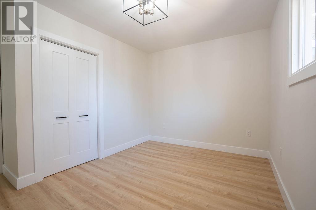 11 Glenwood AVE - 23