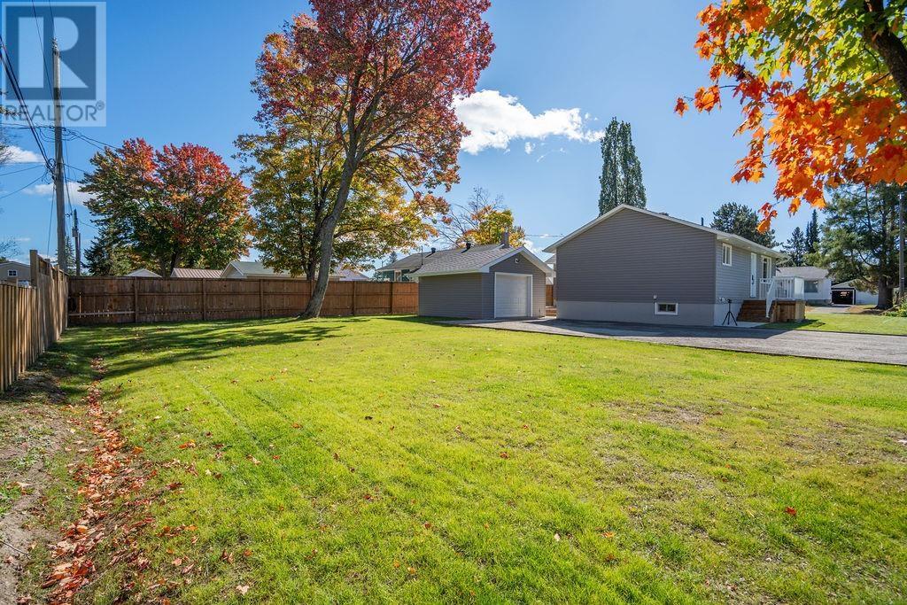 11 Glenwood AVE - Image 5