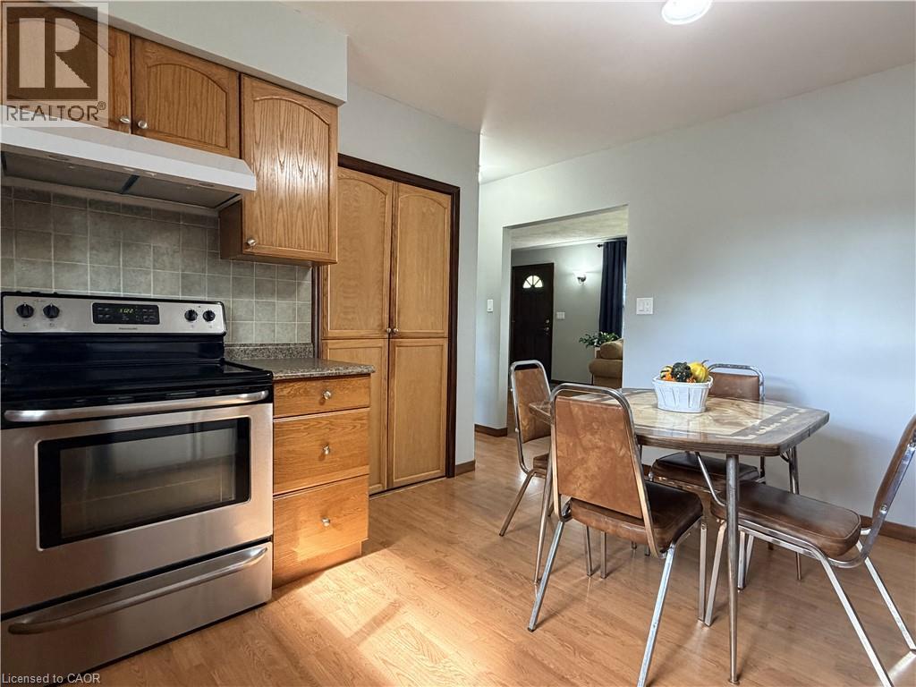 181 MONTCLAIR Crescent - Image 15
