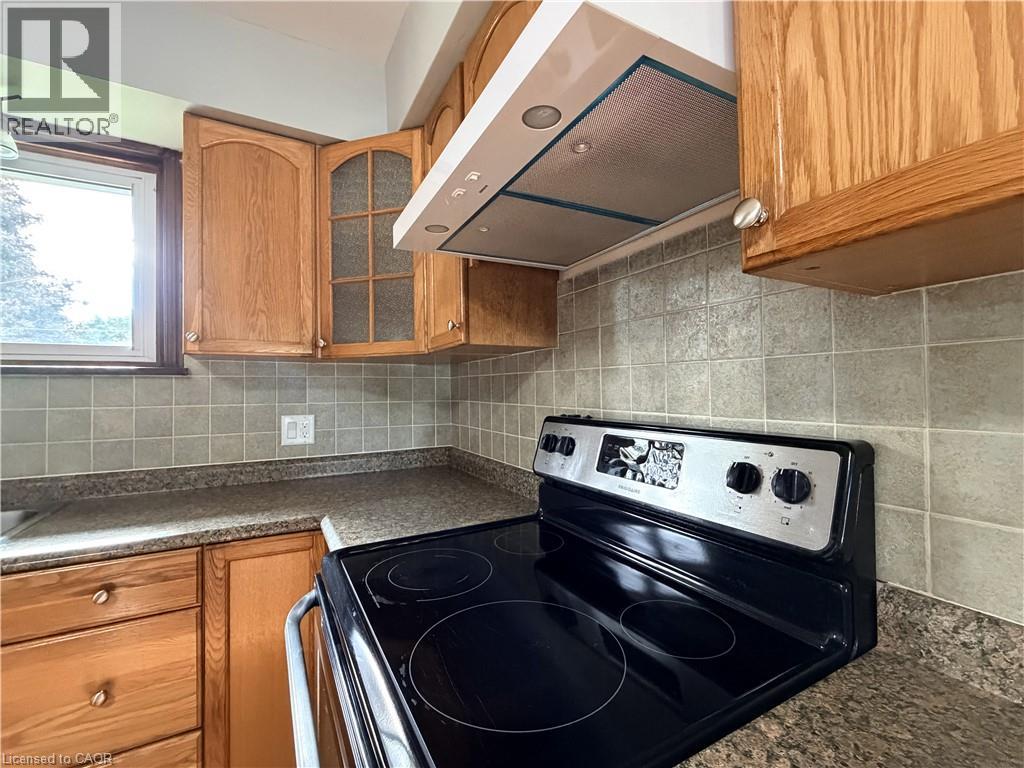 181 MONTCLAIR Crescent - Image 19