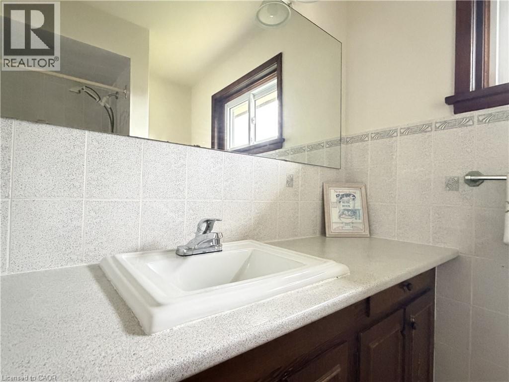 181 MONTCLAIR Crescent - Image 27