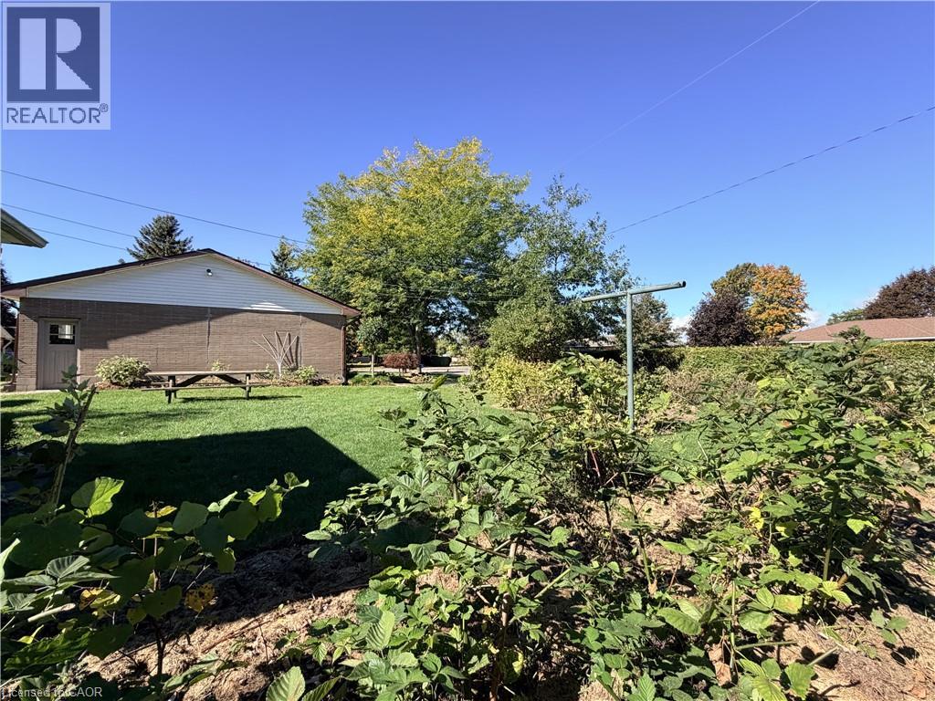 181 MONTCLAIR Crescent - Image 42