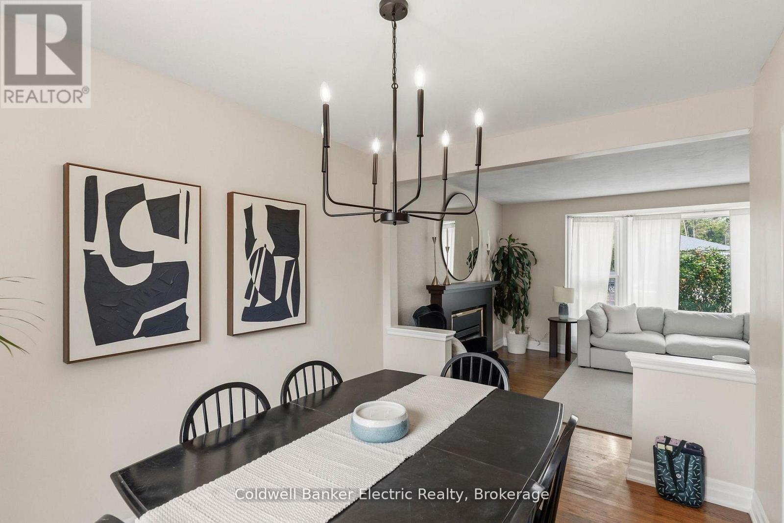 326 Cochrane Street, Whitby, ON photo 5
