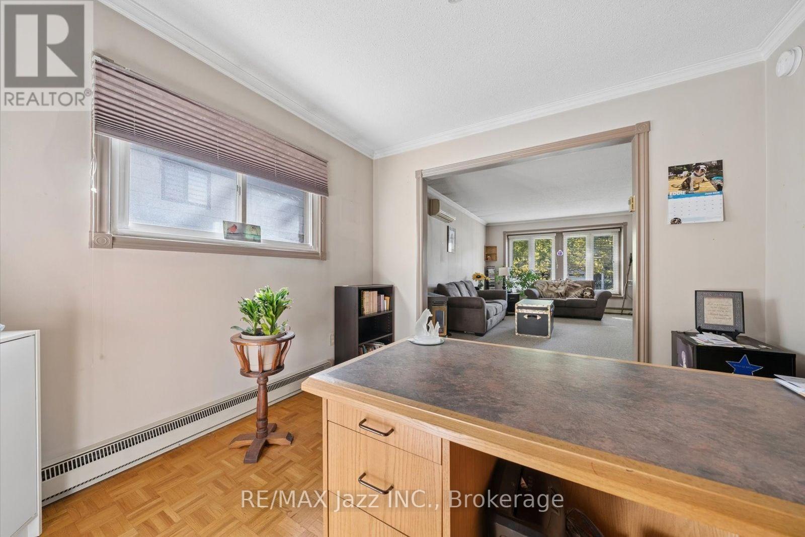 210 Murray Drive, Aurora, ON photo 13
