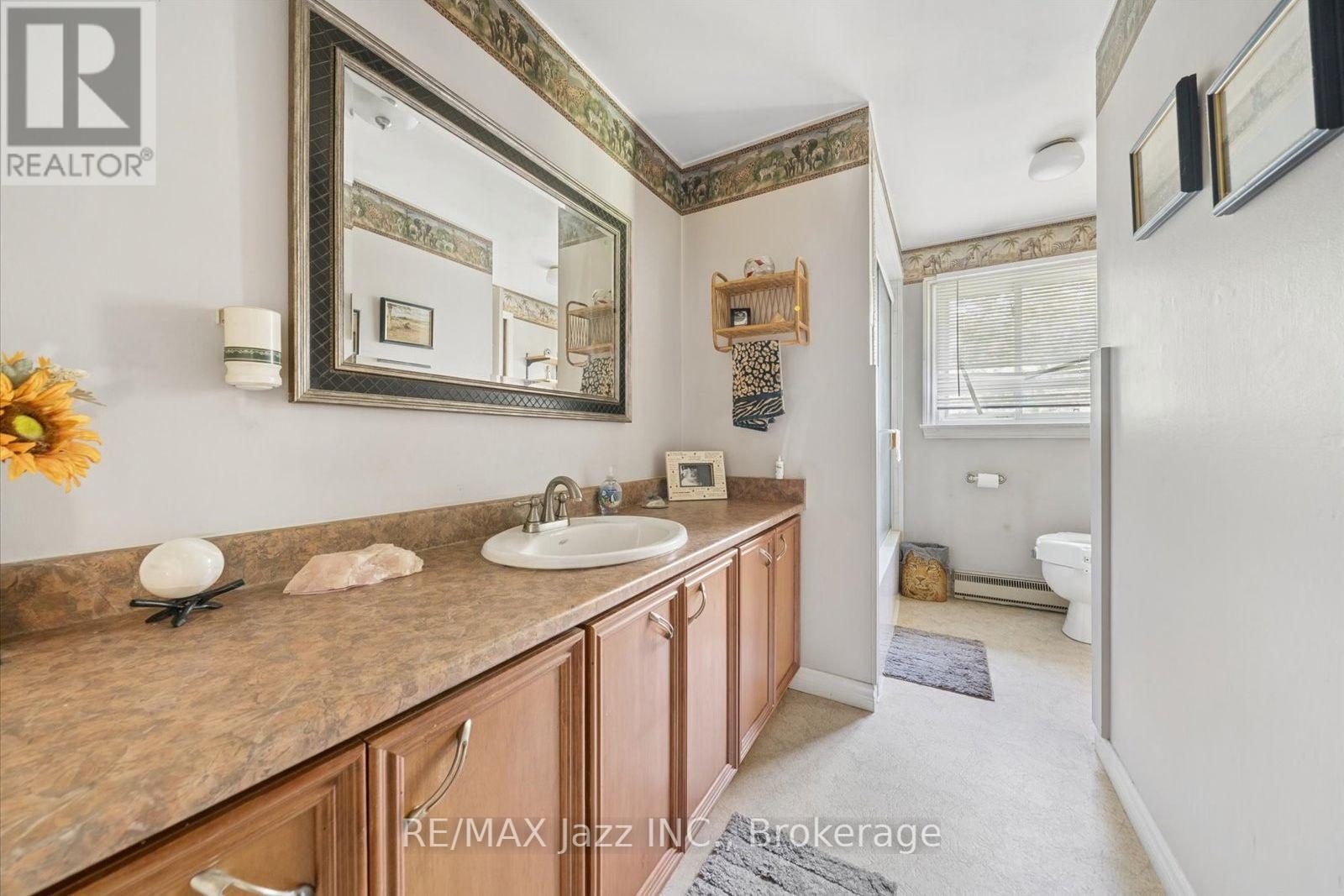 210 Murray Drive, Aurora, ON photo 21