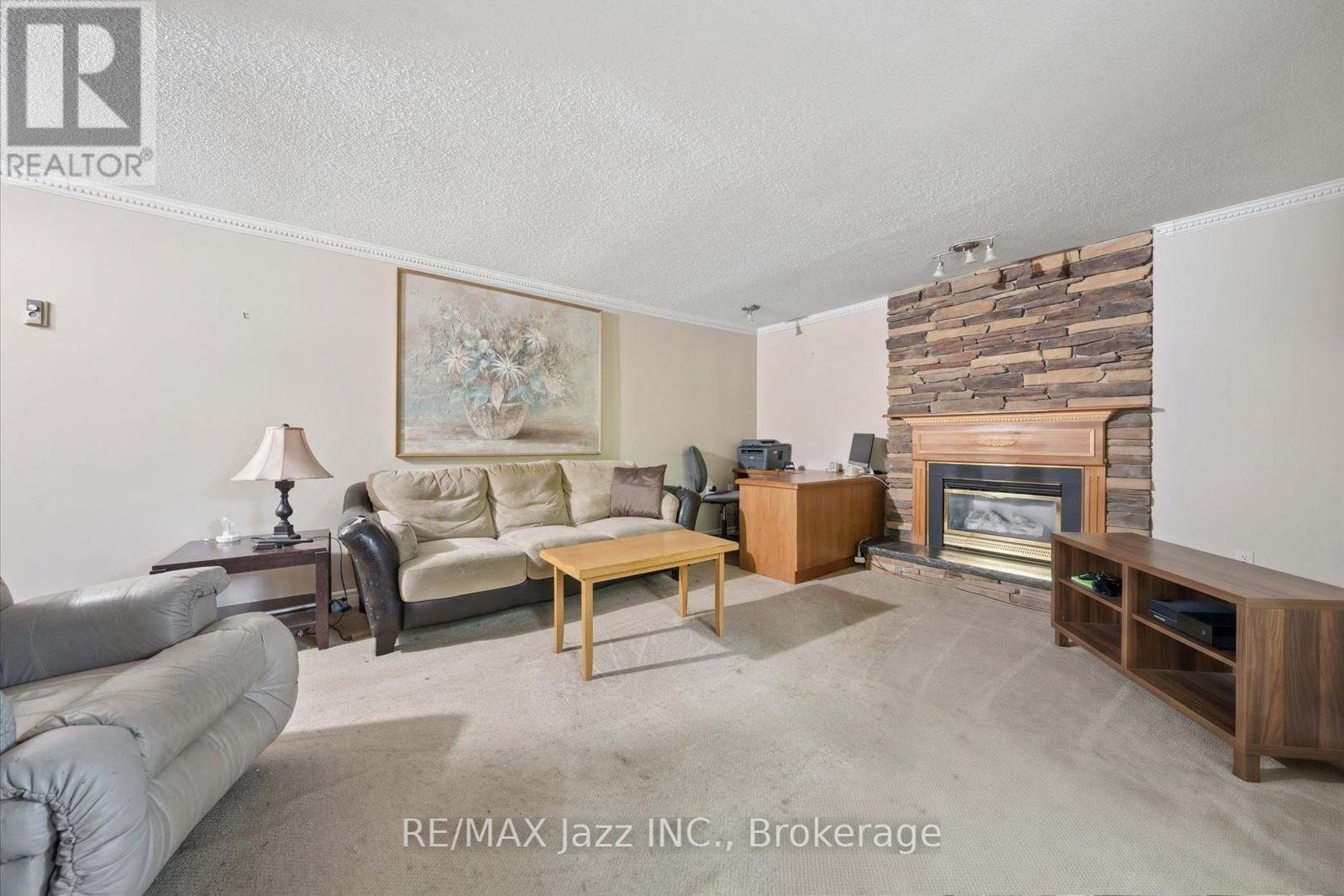 210 MURRAY DRIVE - 26