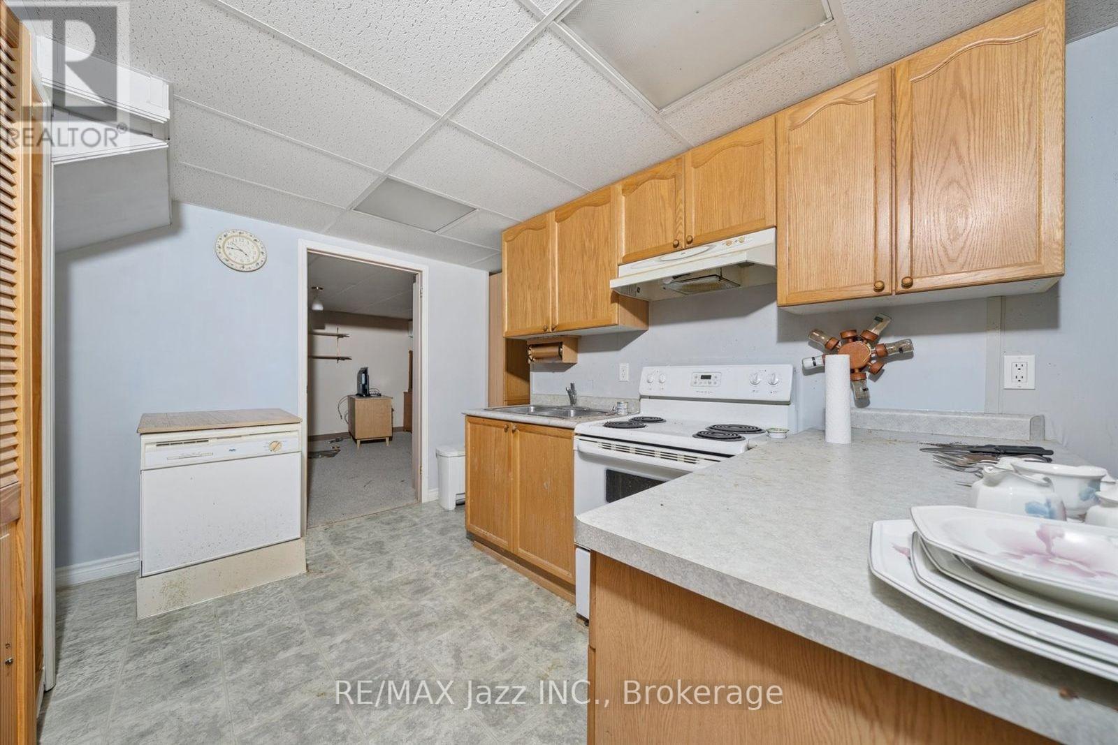 210 Murray Drive, Aurora, ON photo 33