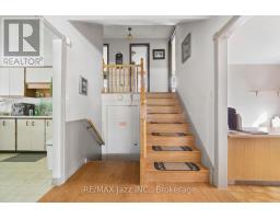 210 Murray Drive, Aurora, ON L4G2C5 Photo 17