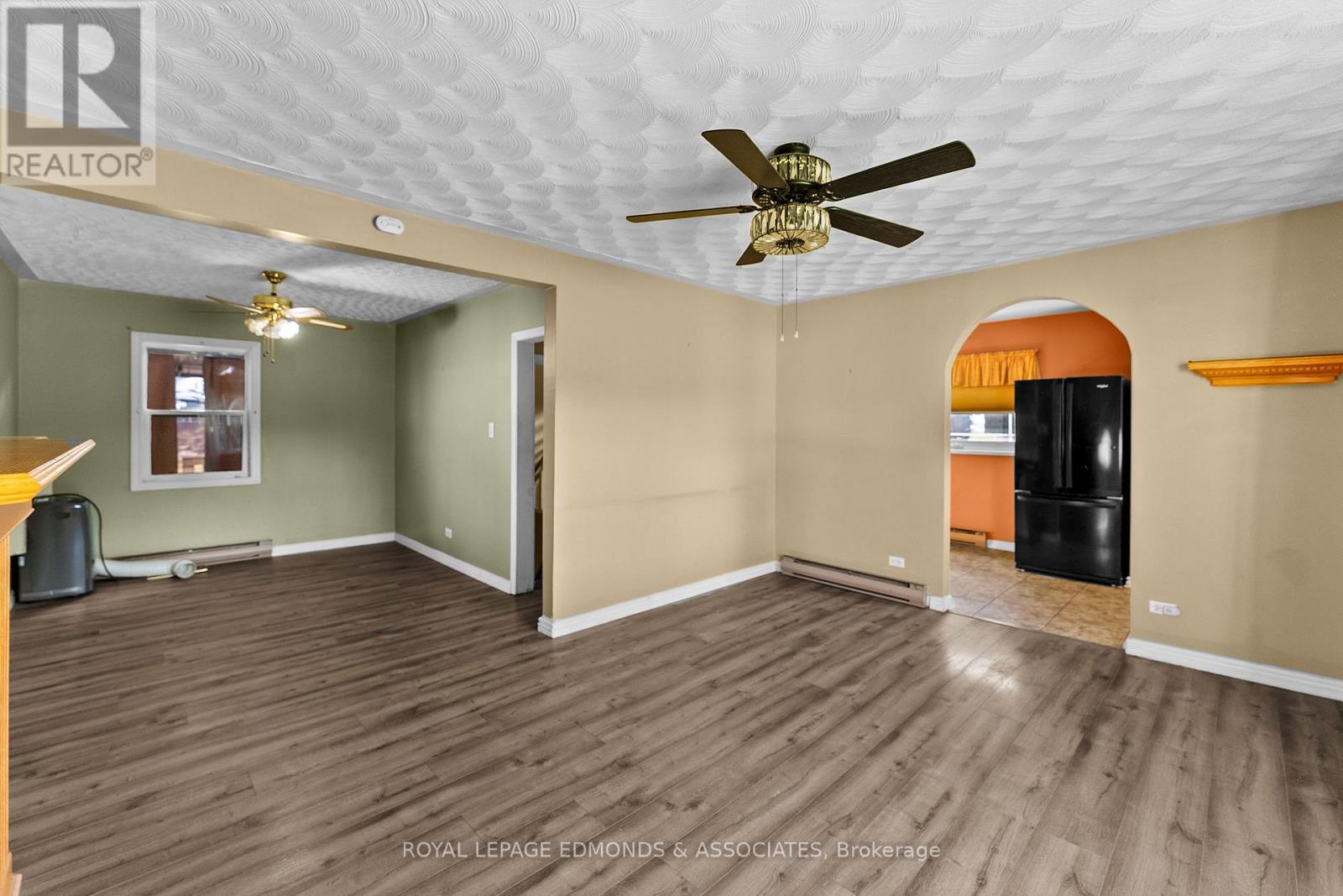 359 CHAMBERLAIN STREET - Image 11