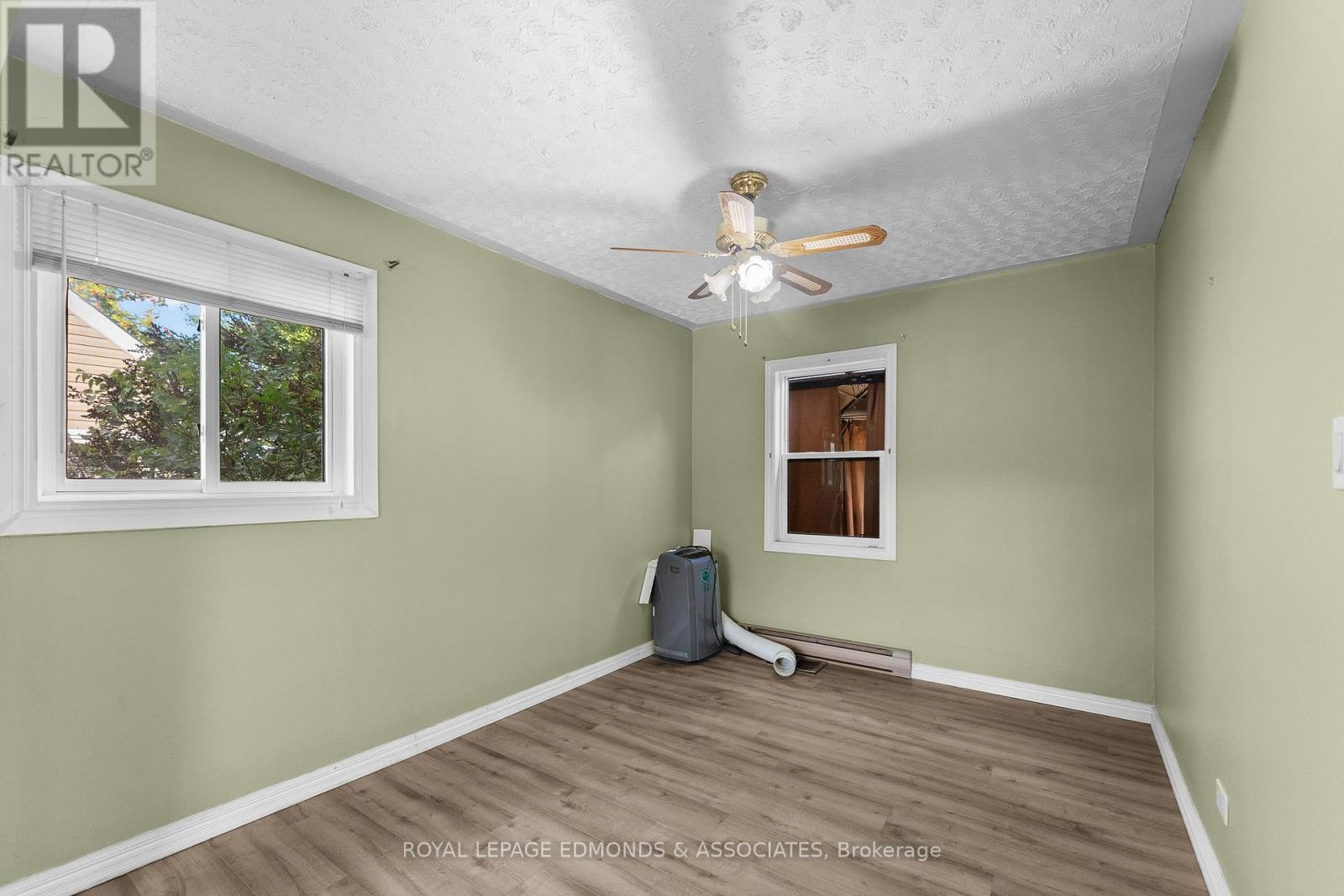 359 CHAMBERLAIN STREET - Image 17