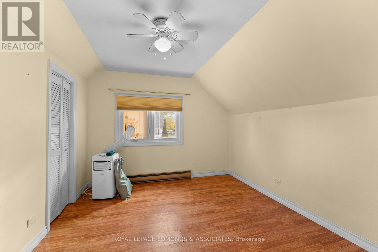 359 CHAMBERLAIN STREET - 19