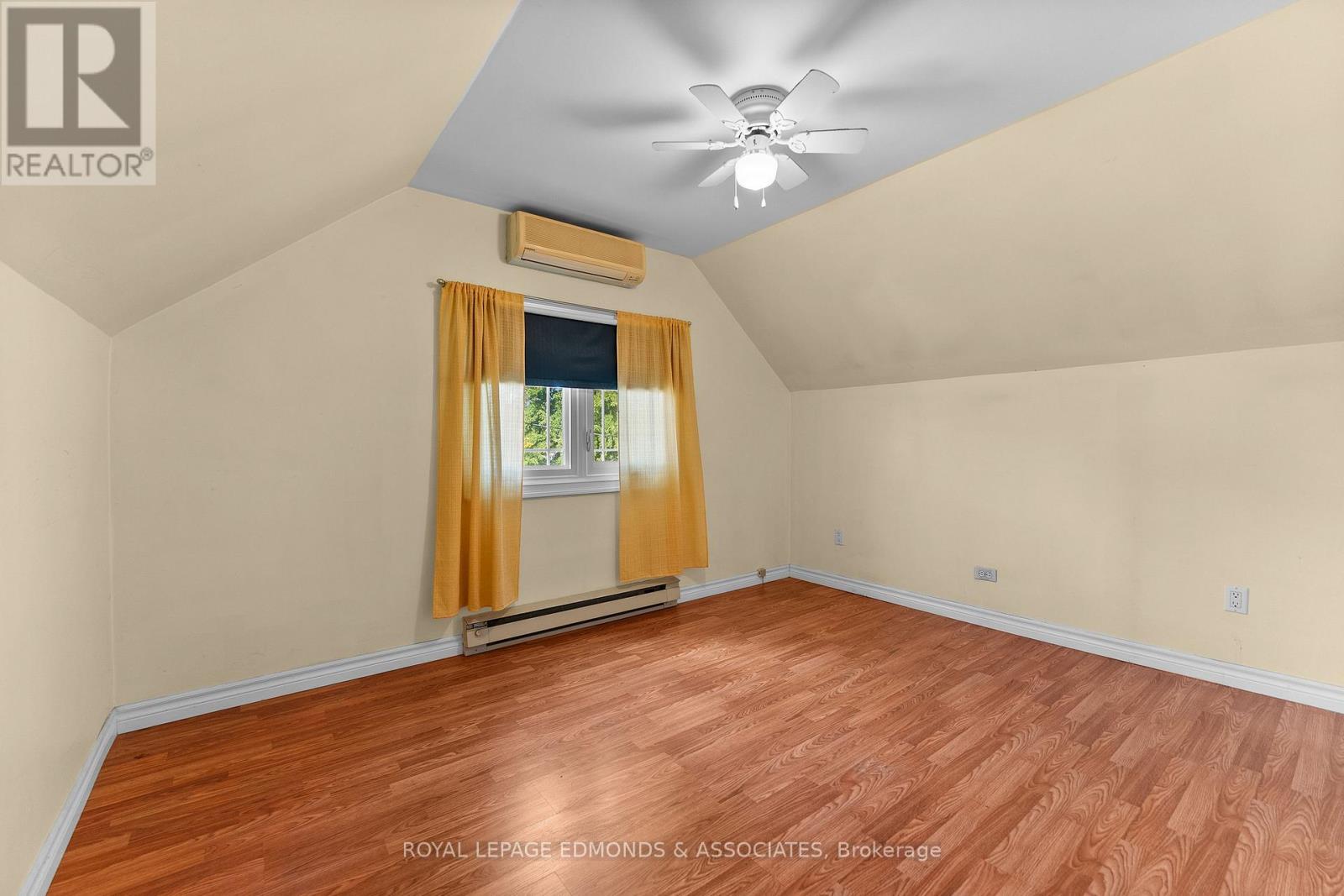 359 CHAMBERLAIN STREET - 21