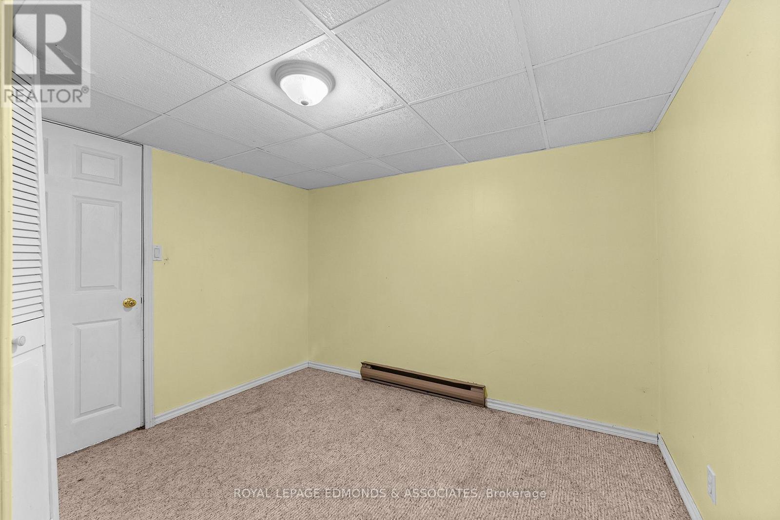 359 CHAMBERLAIN STREET - 29