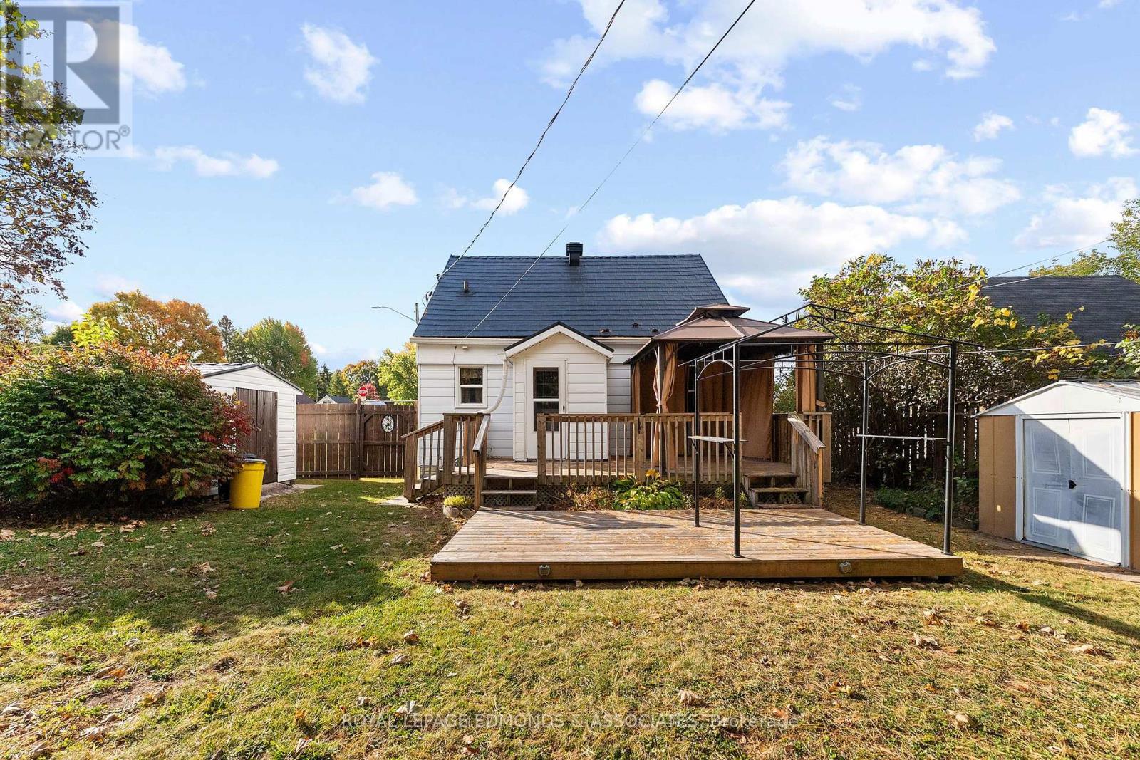 359 CHAMBERLAIN STREET - 33