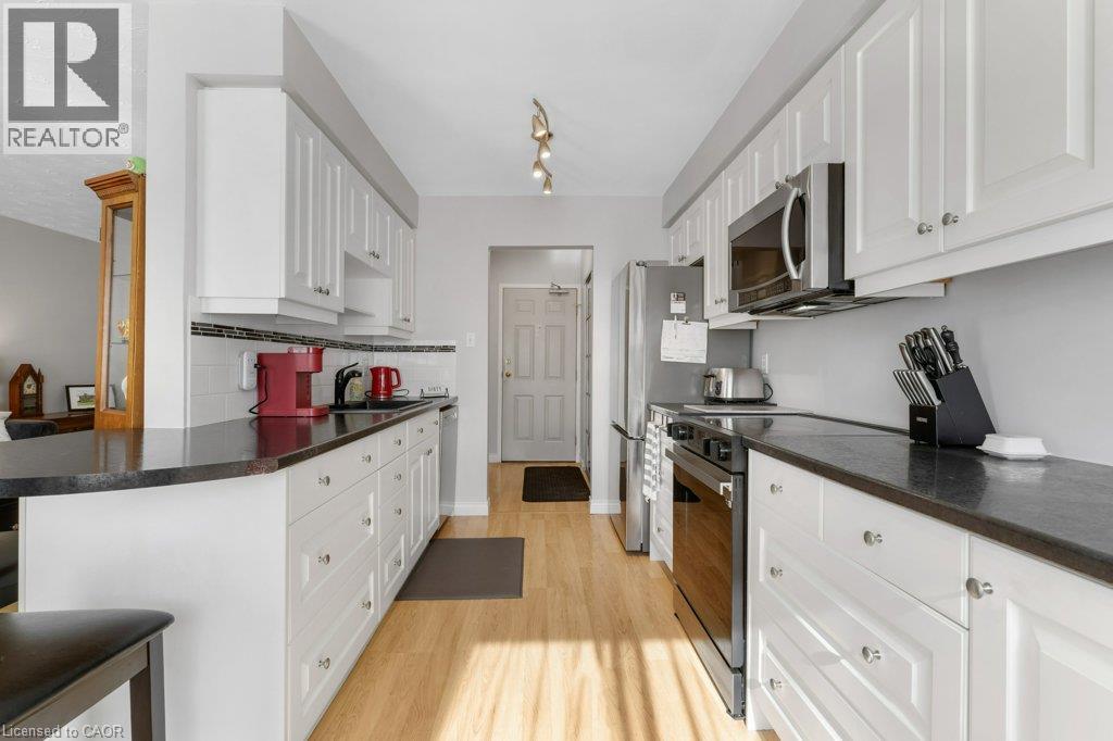 #1 320 TRAYNOR Avenue - 6