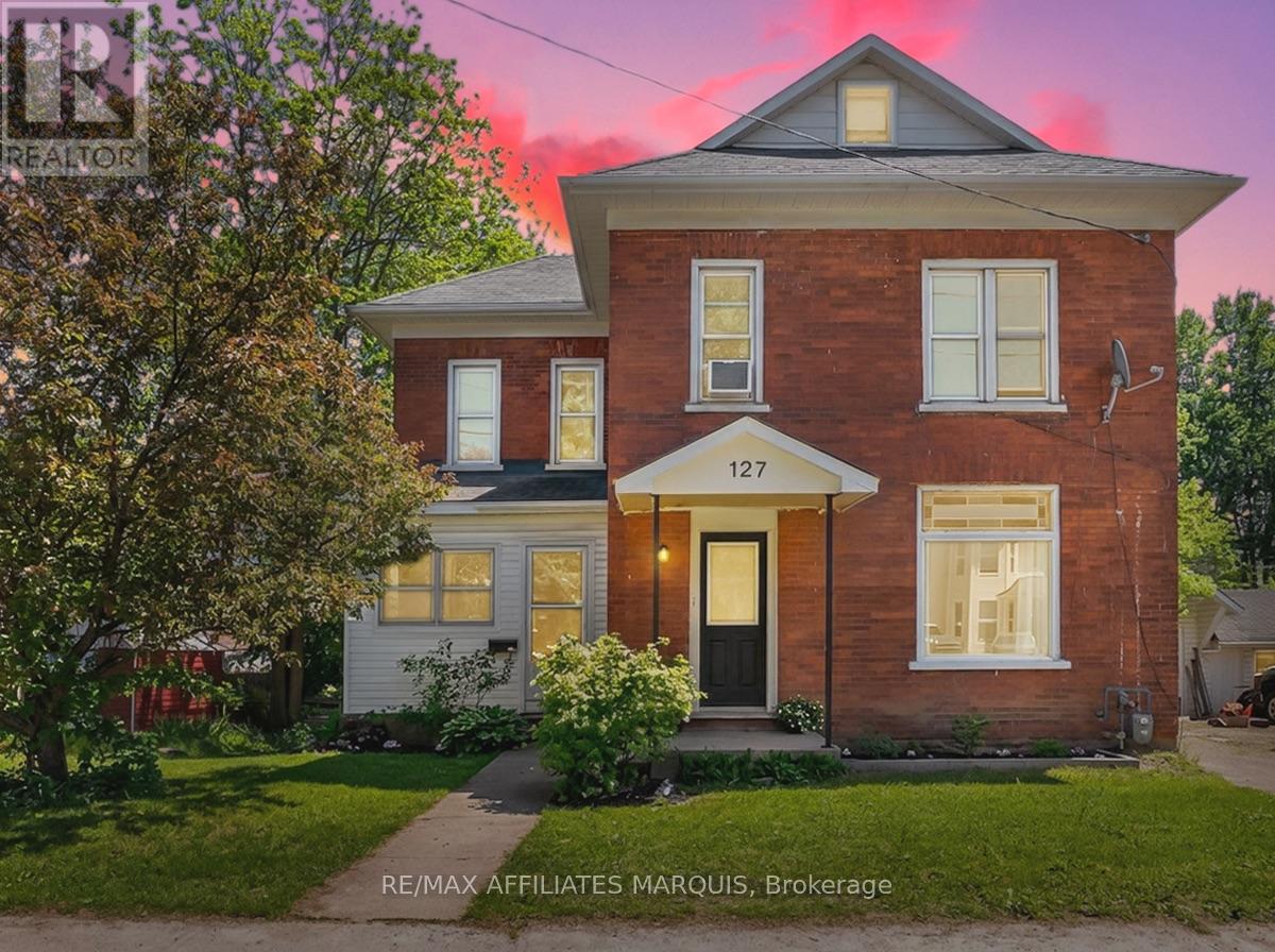 127 BROCKVILLE STREET - 1