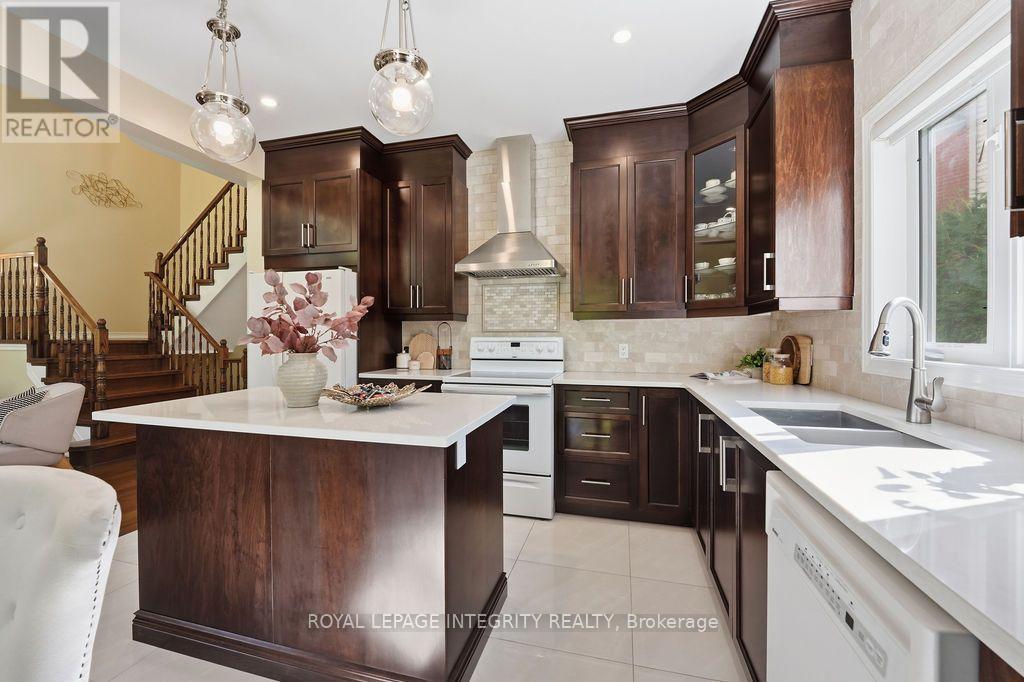 92 MARICONA WAY - Image 24