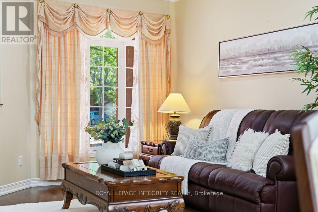 92 MARICONA WAY - Image 6