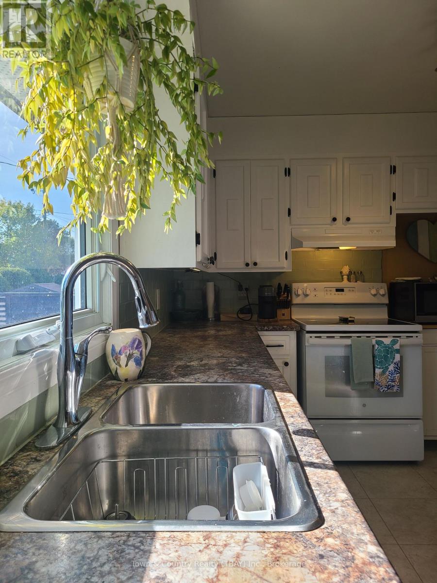 213 CEDAR AVENUE - 6