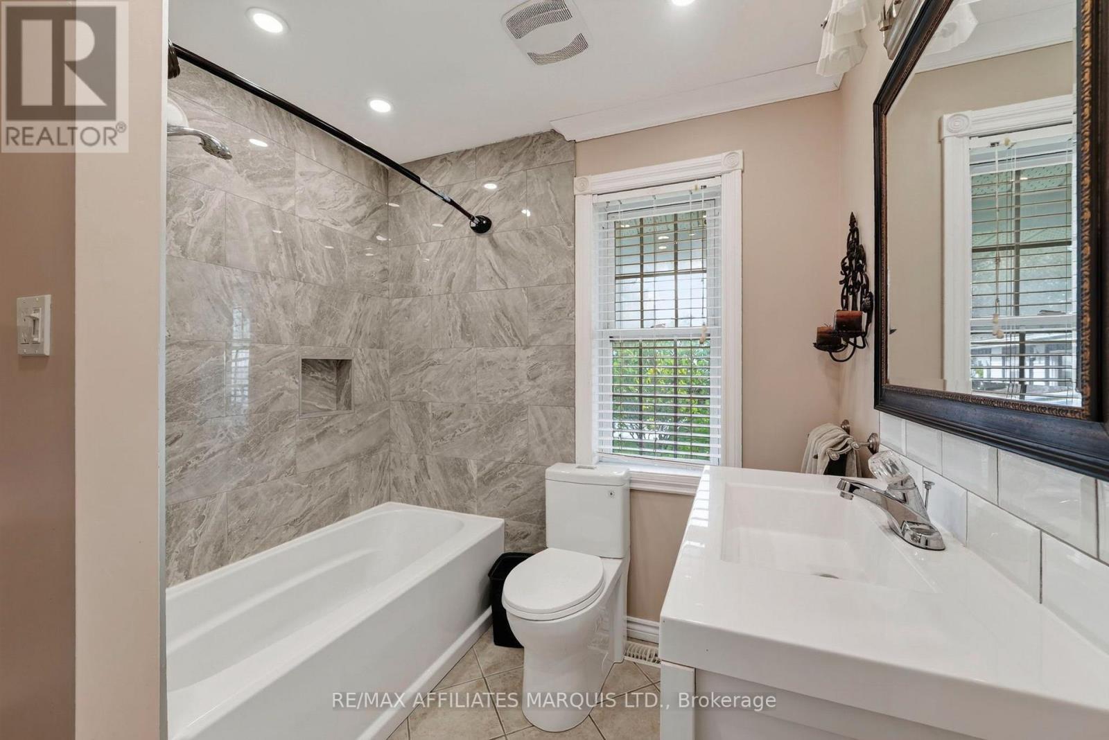 6240 167TH AVENUE - 34