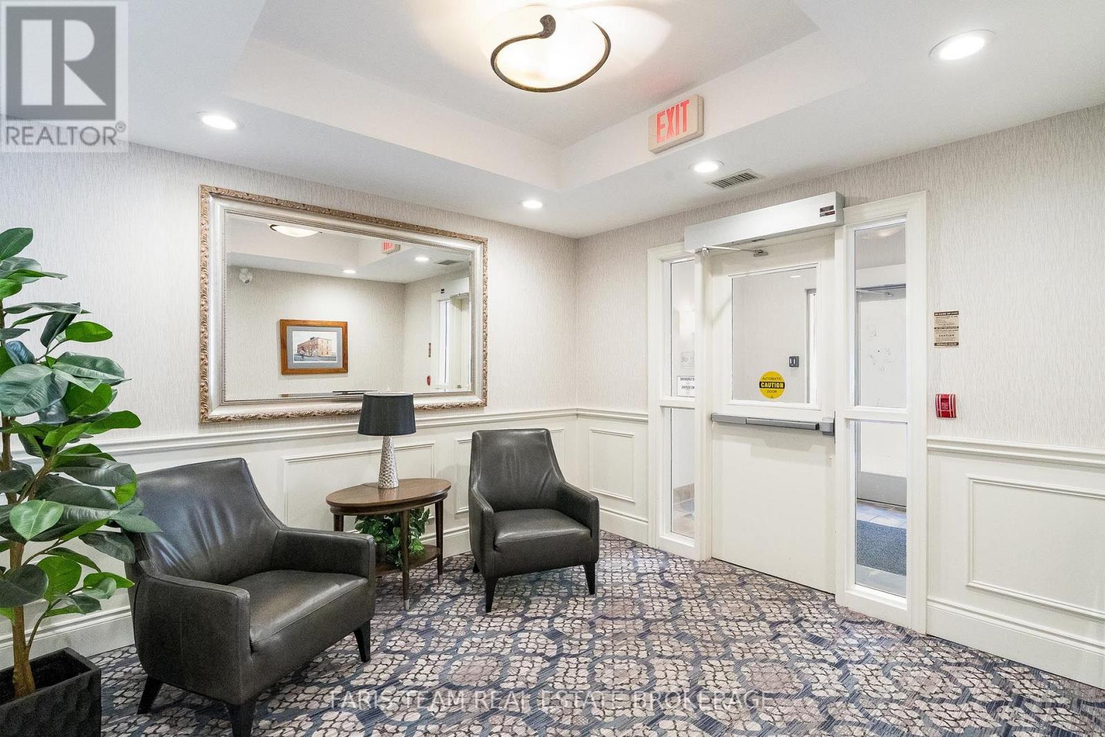 #101 200 COLLIER STREET - Image 4