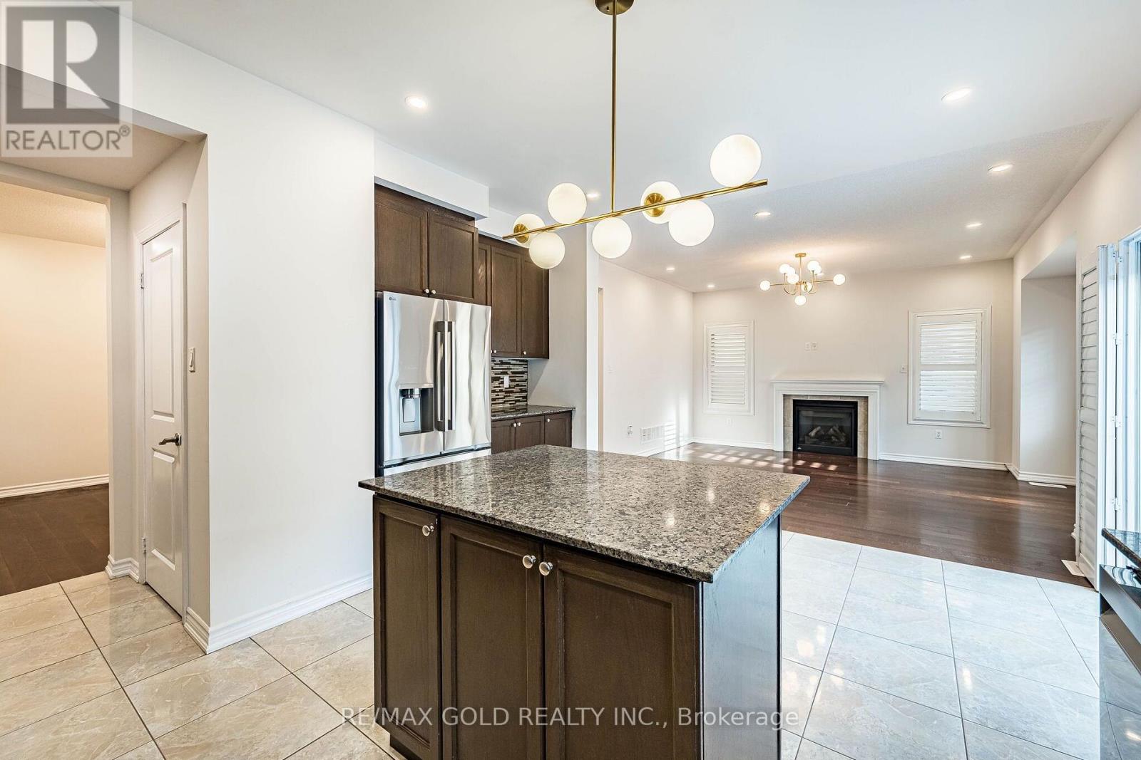 17 LOLA CRESCENT - 14
