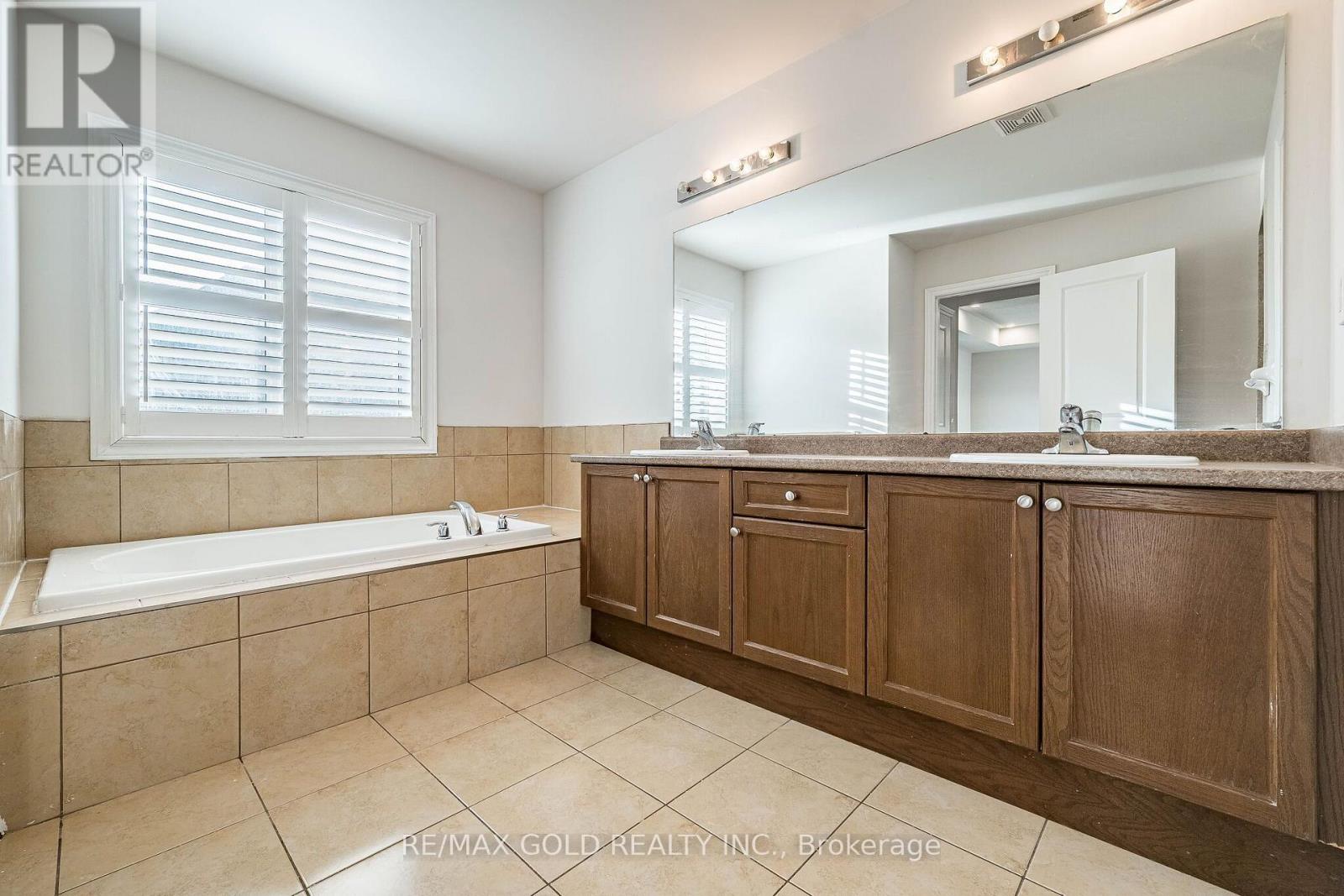 17 Lola Crescent, Brampton, ON photo 22