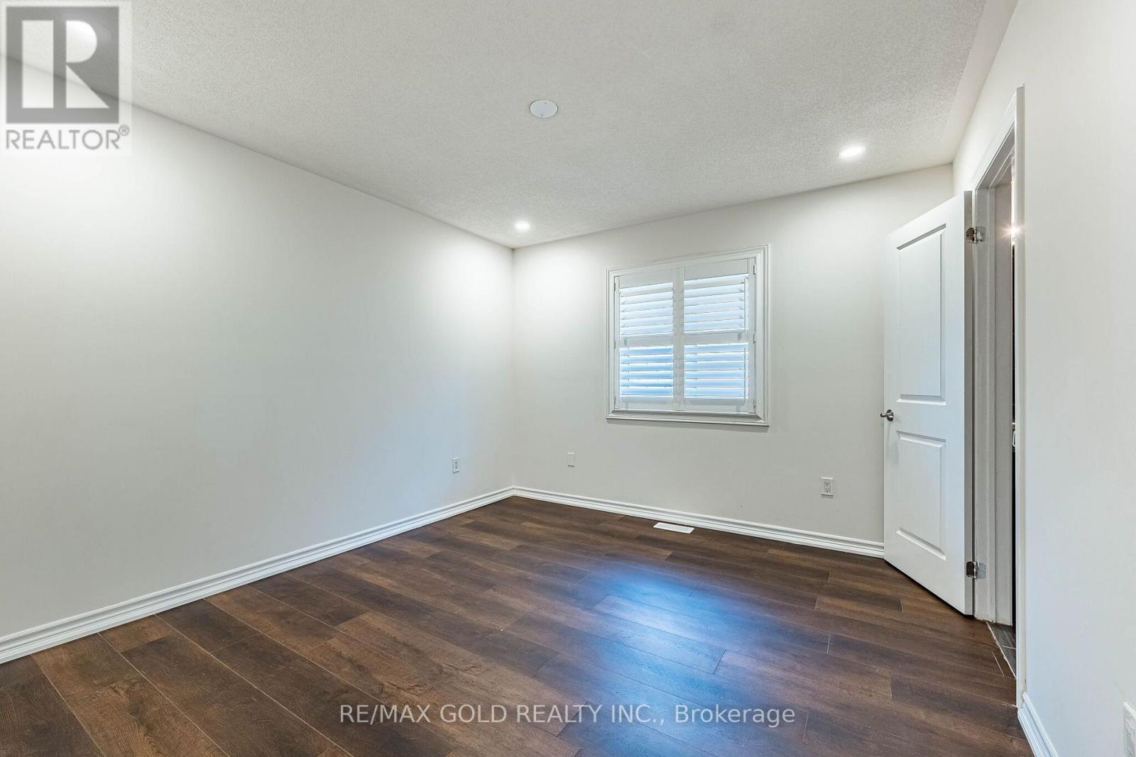 17 LOLA CRESCENT - 23